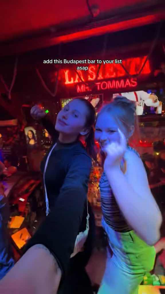 https://vt.tiktok.com/ZS9bcoXuL/