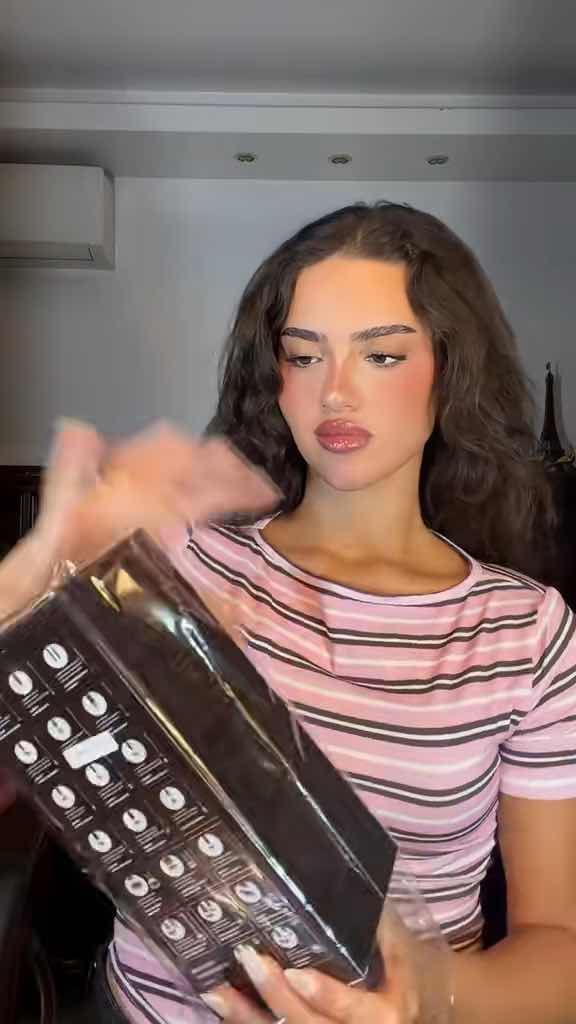 Reviewing makeup brushes